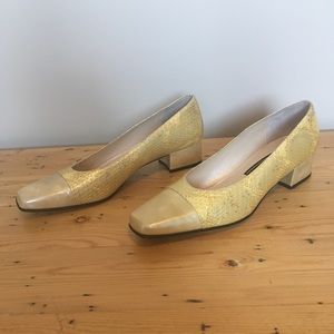 Fabulous vintage minimalist Italian leather shoes
